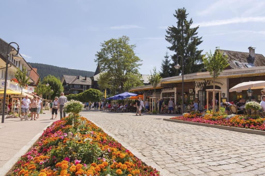 Ferienwohnung Lotti + Hochschwarzwald Card Titisee-Neustadt Exteriör bild