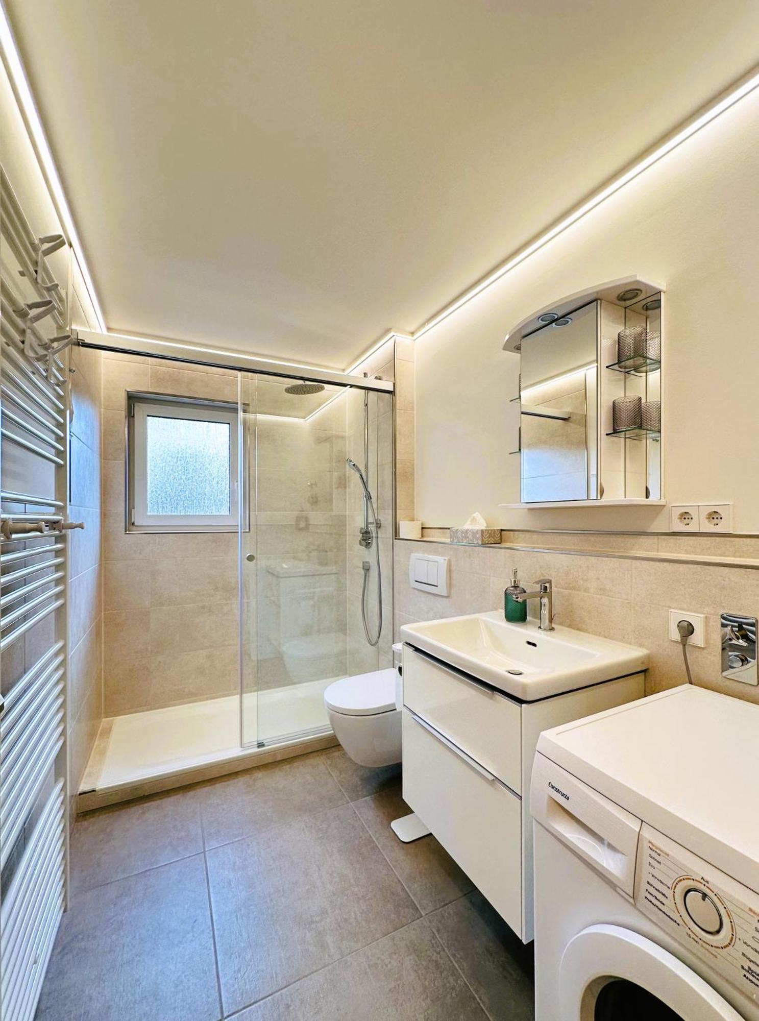 Ferienwohnung Lotti + Hochschwarzwald Card Titisee-Neustadt Exteriör bild